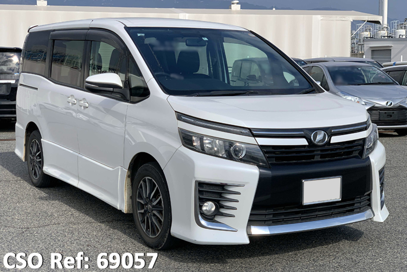 Toyota / Voxy 2014